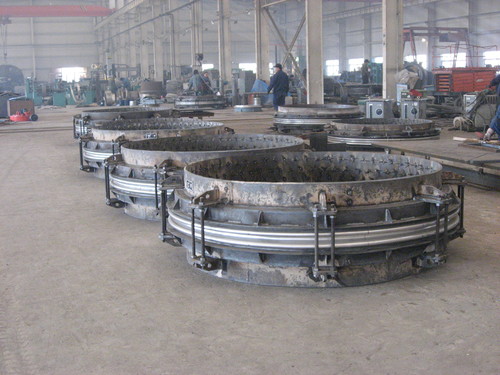 <b>熱風(fēng)爐總管、支管用高溫補(bǔ)償器一套</b>